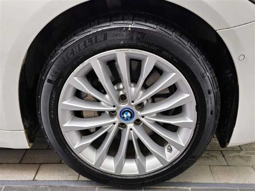 BMW 5시리즈 5시리즈 (G30) 530e 럭셔리 이미지 5