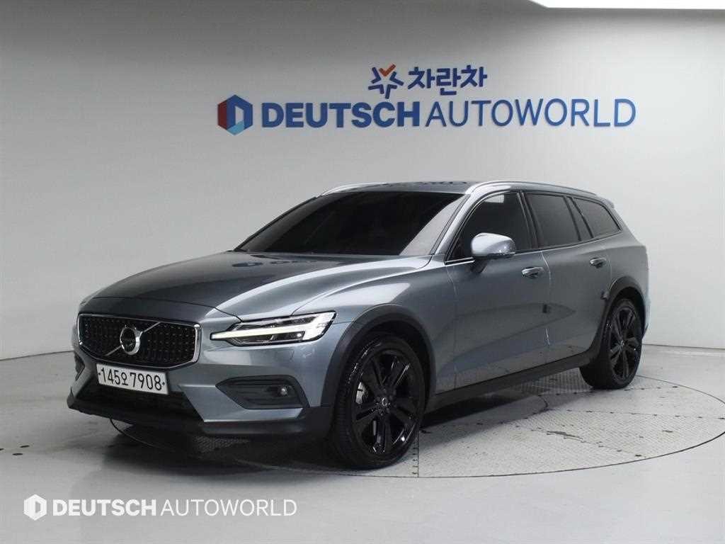 볼보 V60 V60 크로스 컨트리 2세대 2.0 T5 프로 AWD 이미지 1
