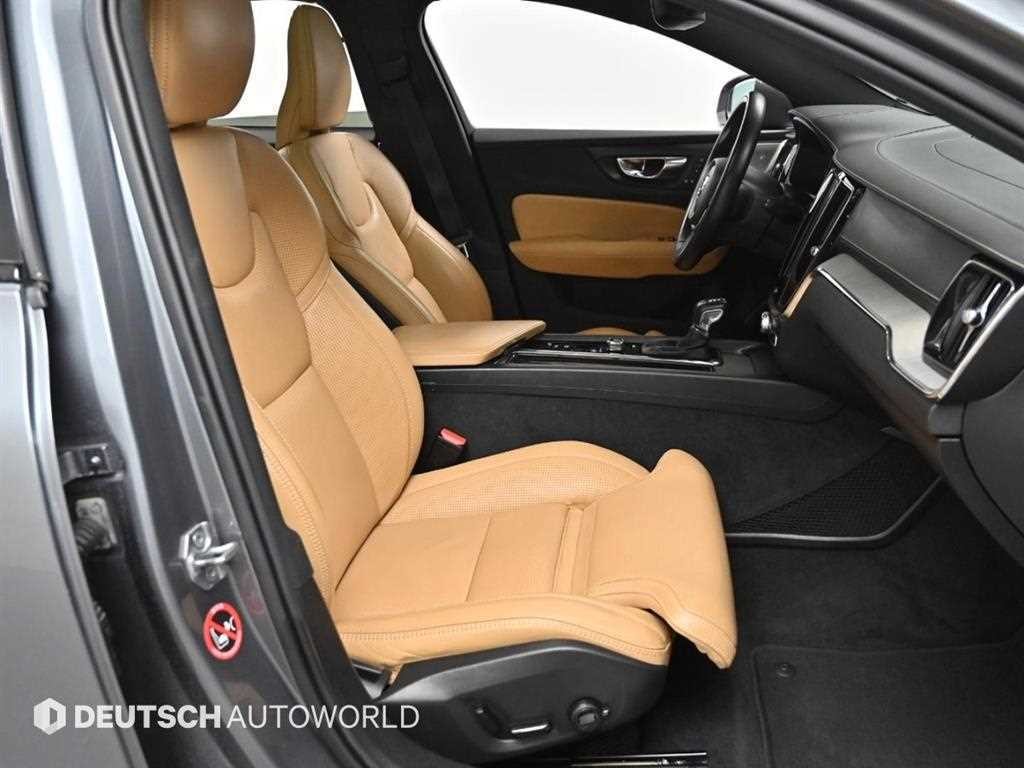 볼보 V60 V60 크로스 컨트리 2세대 2.0 T5 프로 AWD 이미지 10