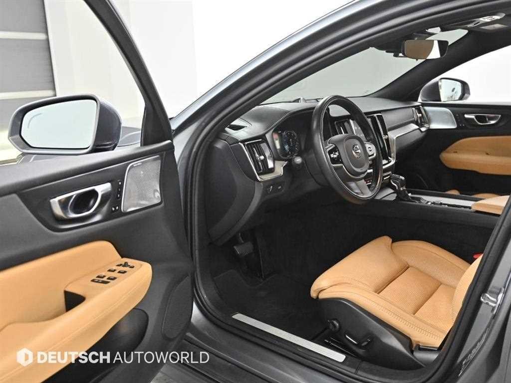 볼보 V60 V60 크로스 컨트리 2세대 2.0 T5 프로 AWD 이미지 11