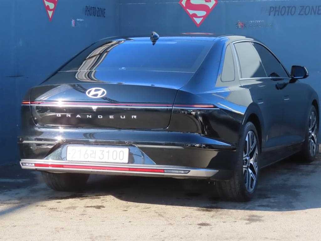 현대 그랜저 그랜저 (GN7) 가솔린 2.5 2WD 프리미엄 이미지 3