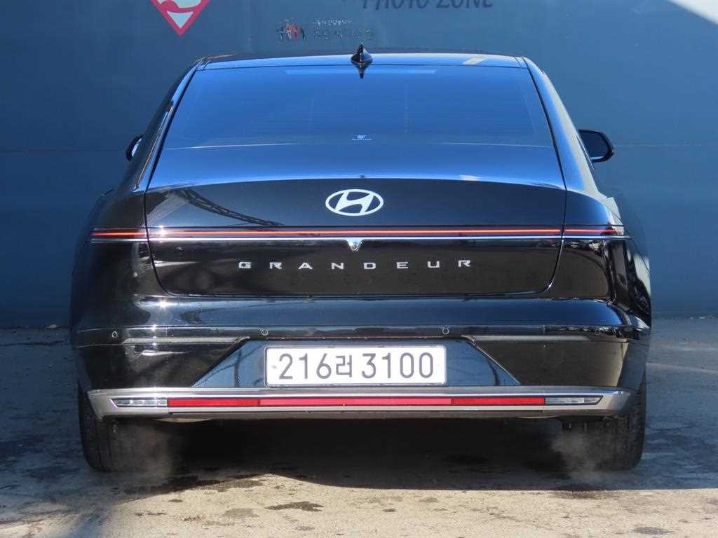 현대 그랜저 그랜저 (GN7) 가솔린 2.5 2WD 프리미엄 이미지 4
