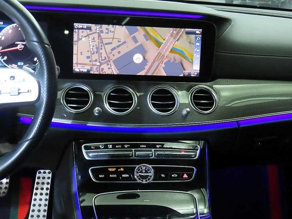 벤츠 E 클래스 E-클래스 W213 E350 4MATIC AMG LINE 이미지 11