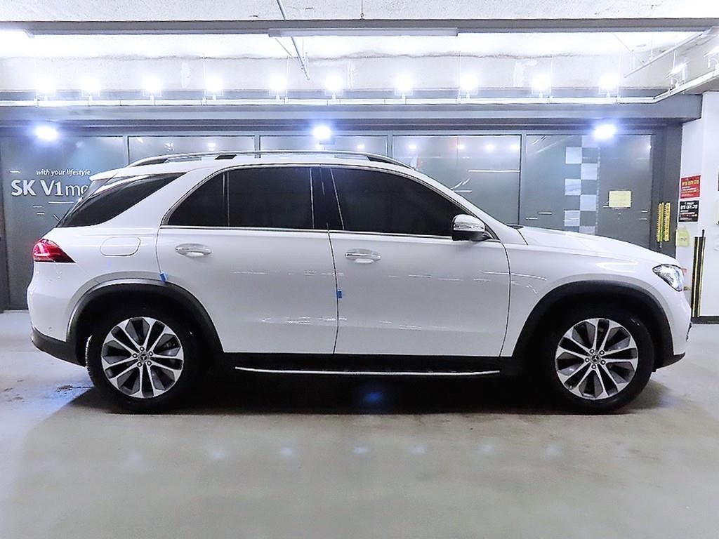 벤츠 GLE 클래스 GLE 클래스 W167 GLE 300d 4MATIC 이미지 3