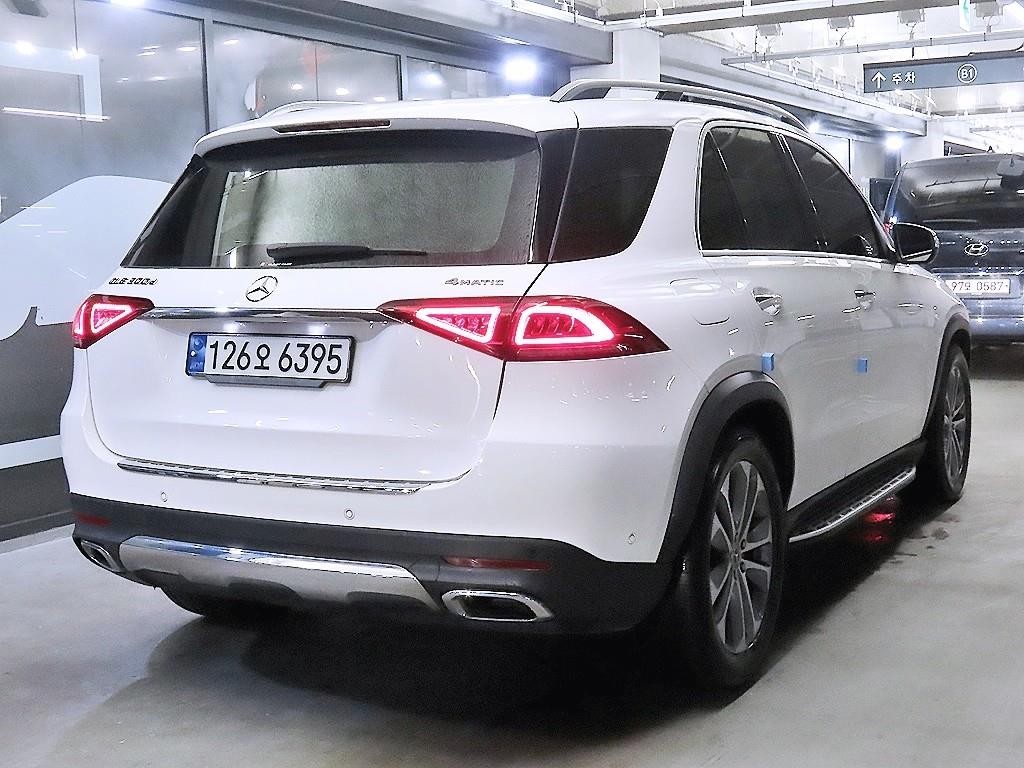 벤츠 GLE 클래스 GLE 클래스 W167 GLE 300d 4MATIC 이미지 4