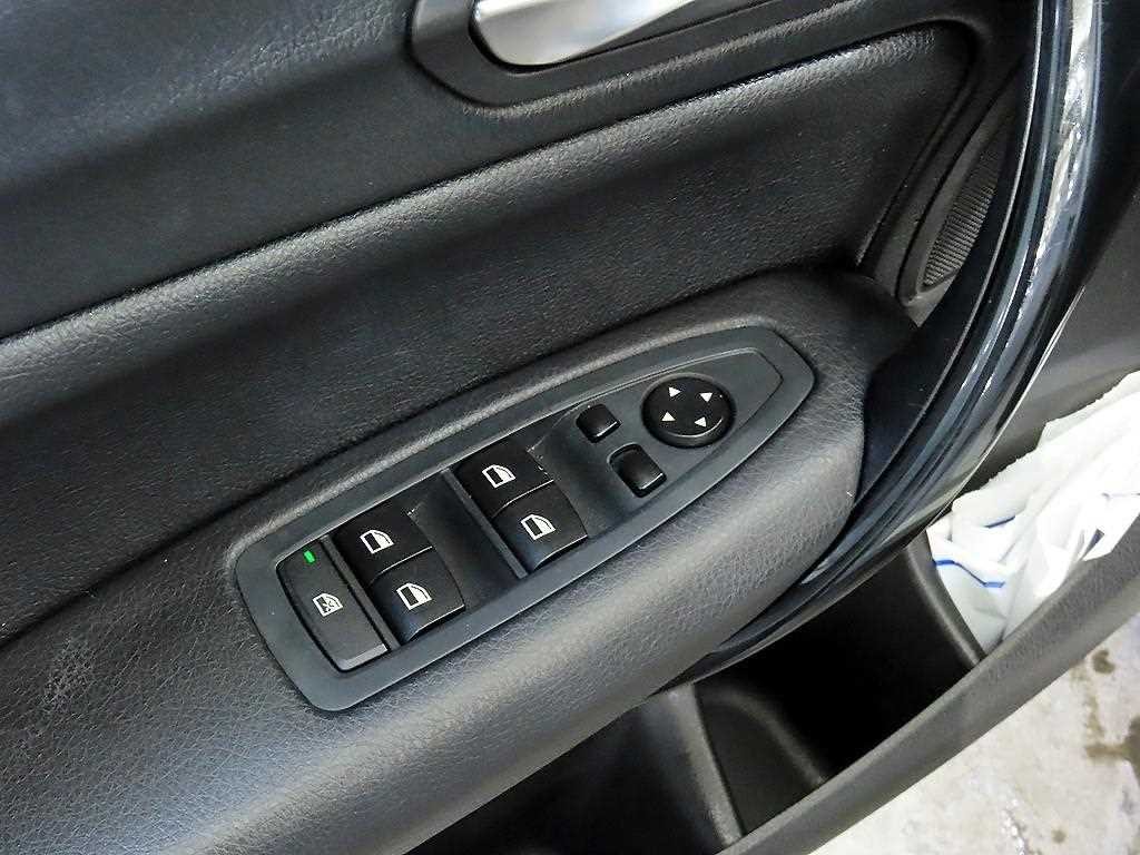 BMW 1시리즈 1시리즈 (F20) 118d 어반 팩 1 이미지 13