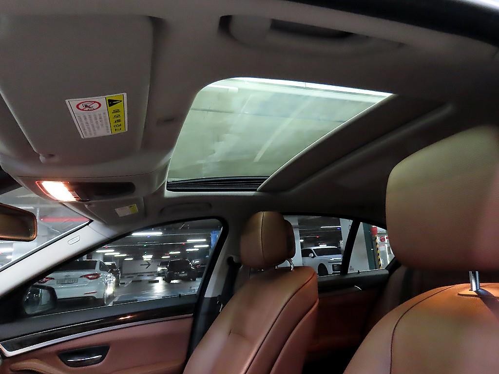 BMW 5시리즈 5시리즈 (F10) 528i 이미지 17