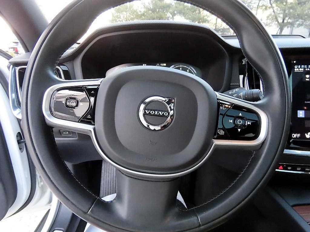 볼보 V60 V60 크로스 컨트리 2세대 2.0 B5 프로 AWD 이미지 8