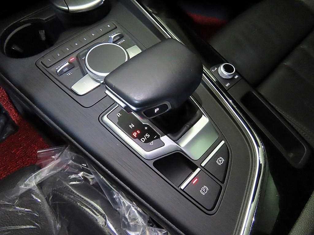 아우디 A5 A5 (F5) 45 TFSI 콰트로 프리미엄 스포트백 이미지 12