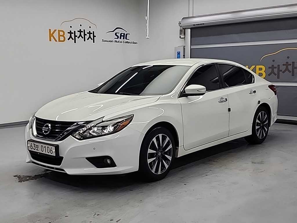 닛산 알티마 2.5 이미지 1
