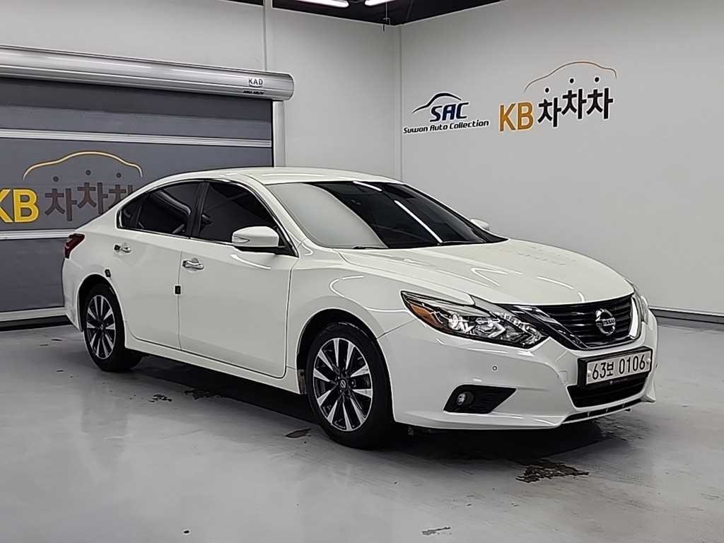 닛산 알티마 2.5 이미지 4