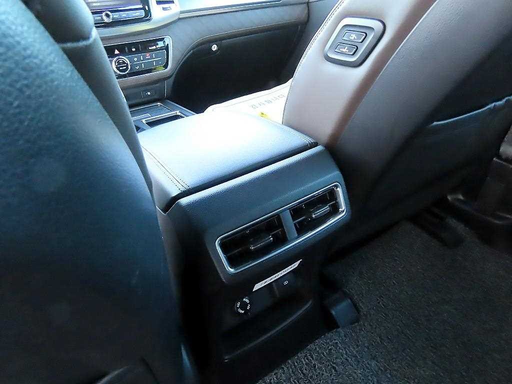 KG모빌리티(쌍용) 렉스턴 올 뉴 렉스턴 (Y450) 디젤 2.2 4WD 프레스티지 이미지 15