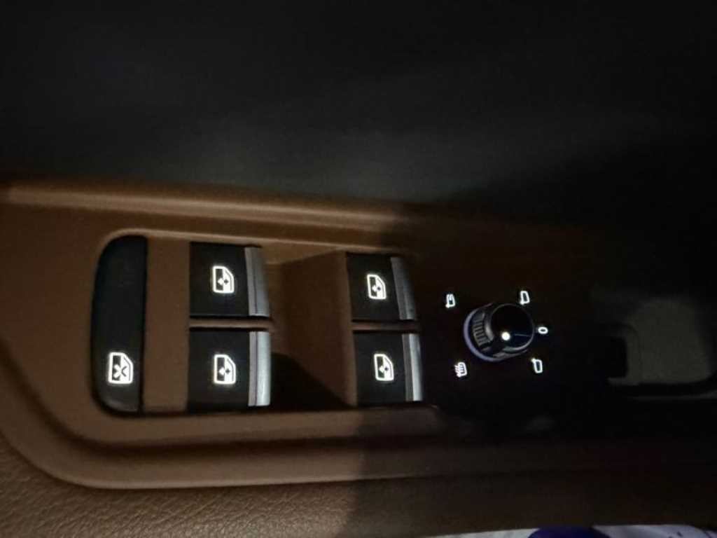 아우디 A4 A4 (B9) 40 TFSI 프리미엄 이미지 14