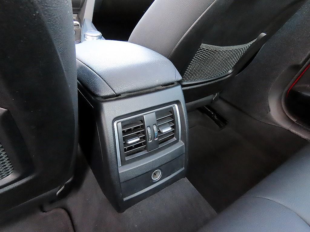 BMW 3시리즈 3시리즈 (F30) 320d 이미지 17