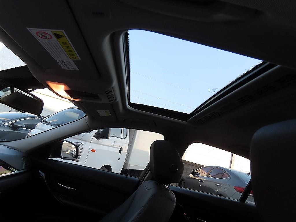 BMW 3시리즈 3시리즈 (F30) 320d 이미지 18