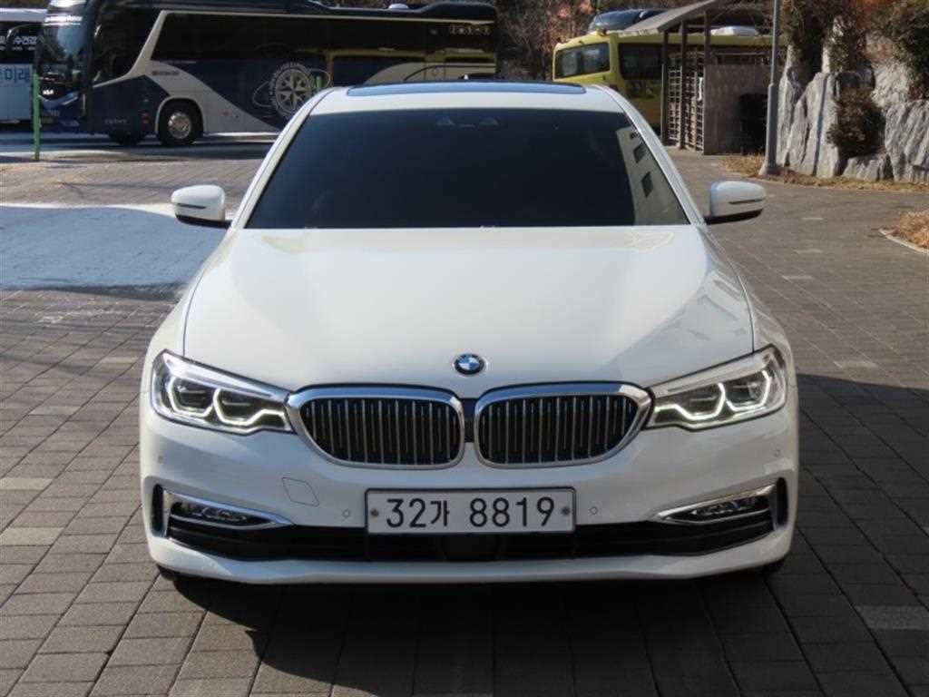 BMW 5시리즈 5시리즈 (G30) 520i 럭셔리 플러스 이미지 1