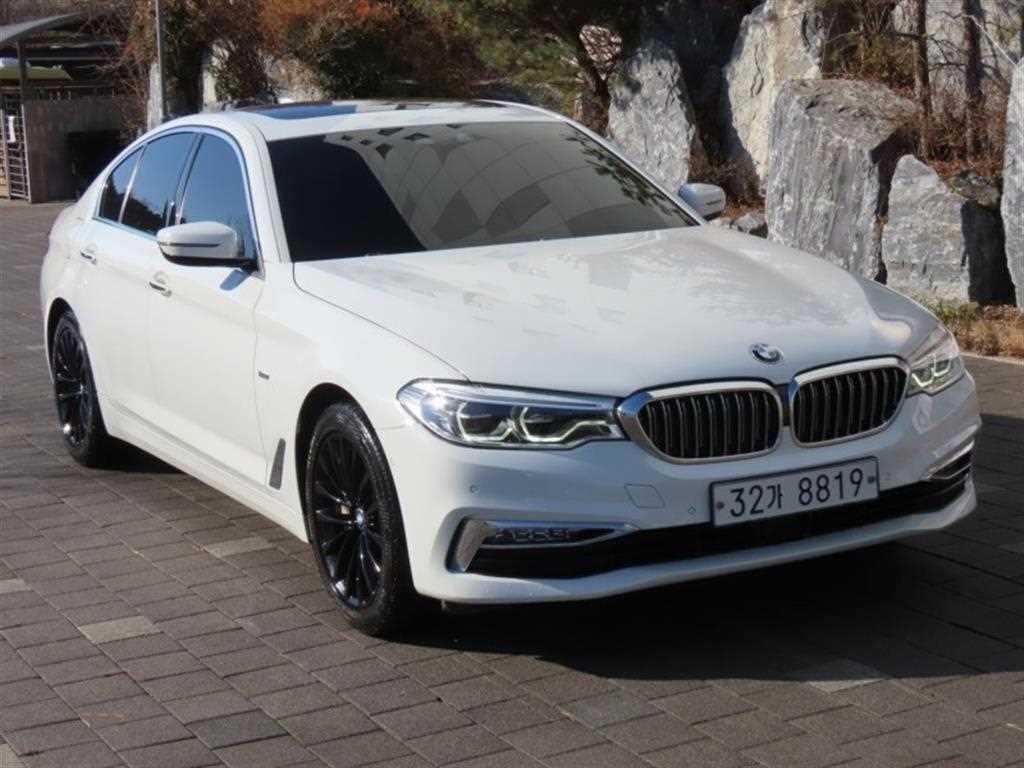 BMW 5시리즈 5시리즈 (G30) 520i 럭셔리 플러스 이미지 2