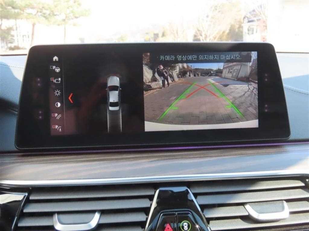 BMW 5시리즈 5시리즈 (G30) 520i 럭셔리 플러스 이미지 9