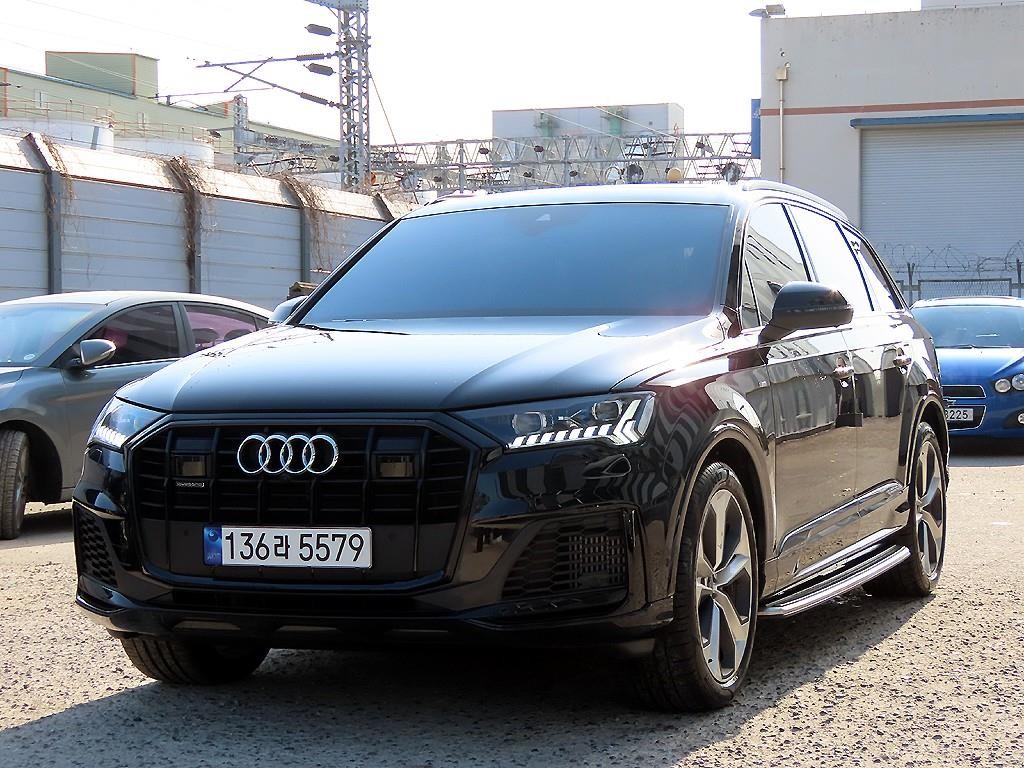 아우디 Q7 Q7 (4M) 55 TFSI 콰트로 프리미엄 이미지 2