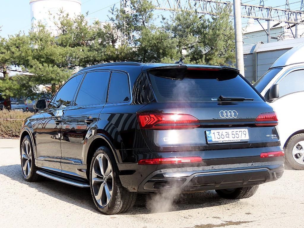 아우디 Q7 Q7 (4M) 55 TFSI 콰트로 프리미엄 이미지 3