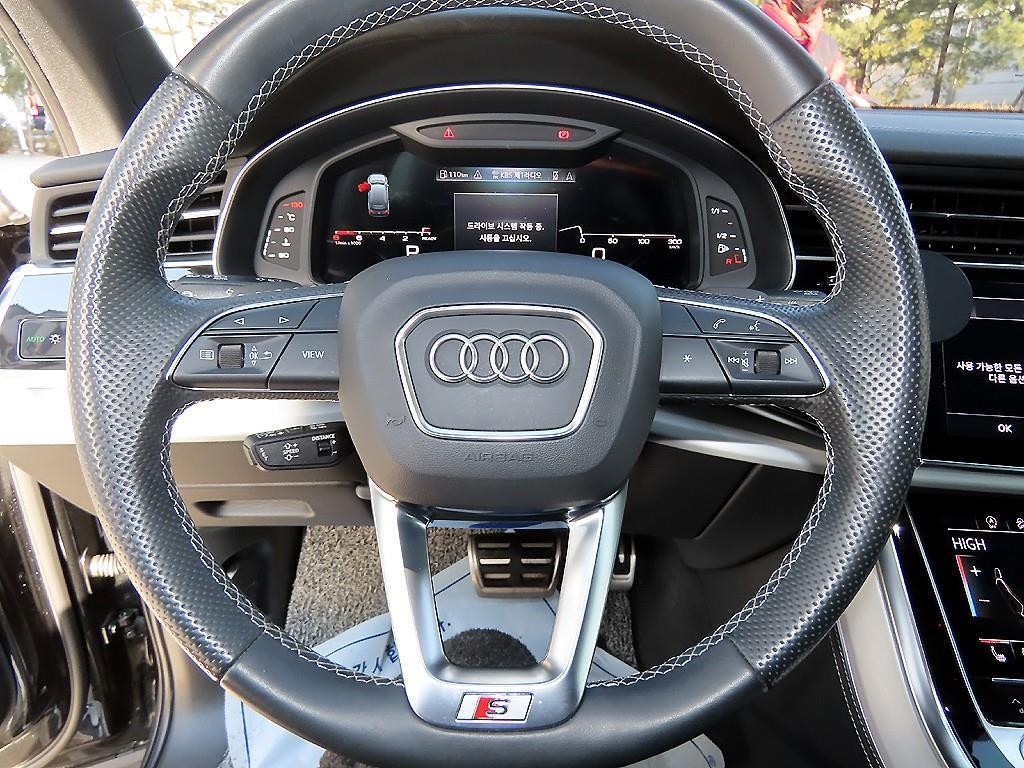 아우디 Q7 Q7 (4M) 55 TFSI 콰트로 프리미엄 이미지 8