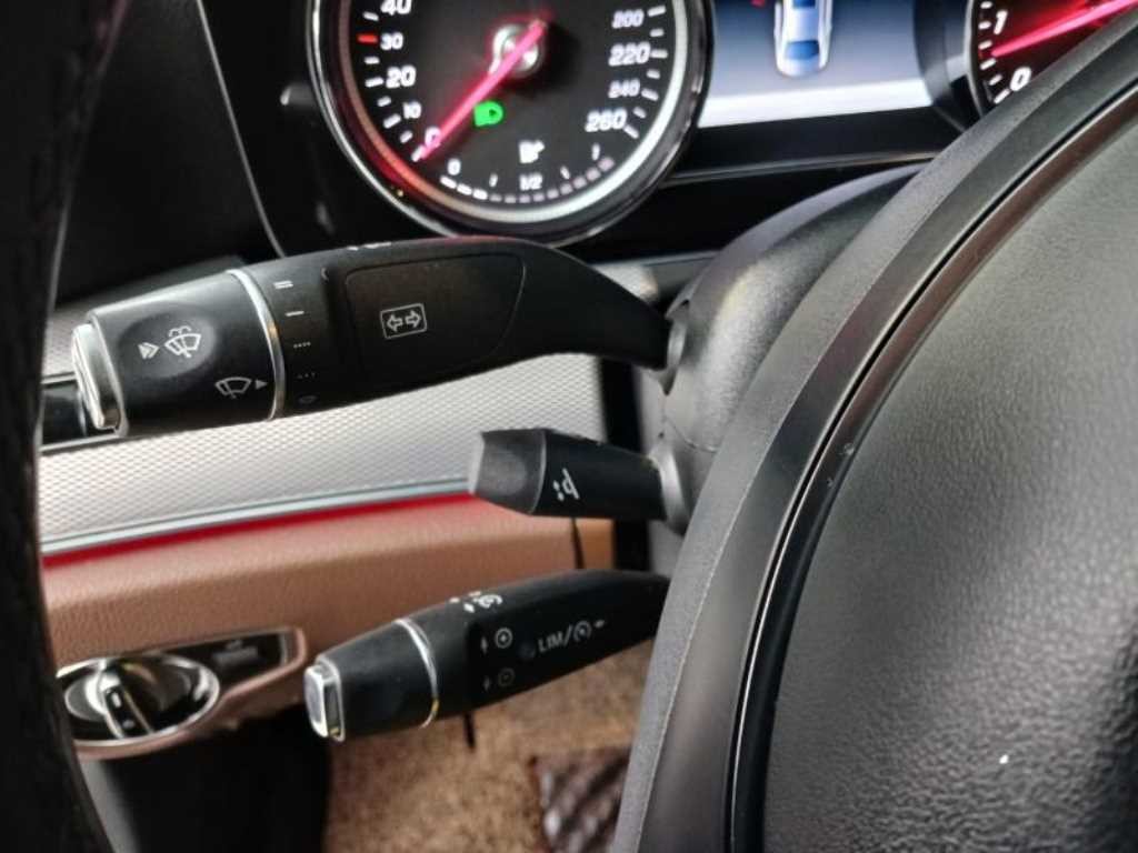 벤츠 E 클래스 E-클래스 W213 E200 아방가르드 이미지 17