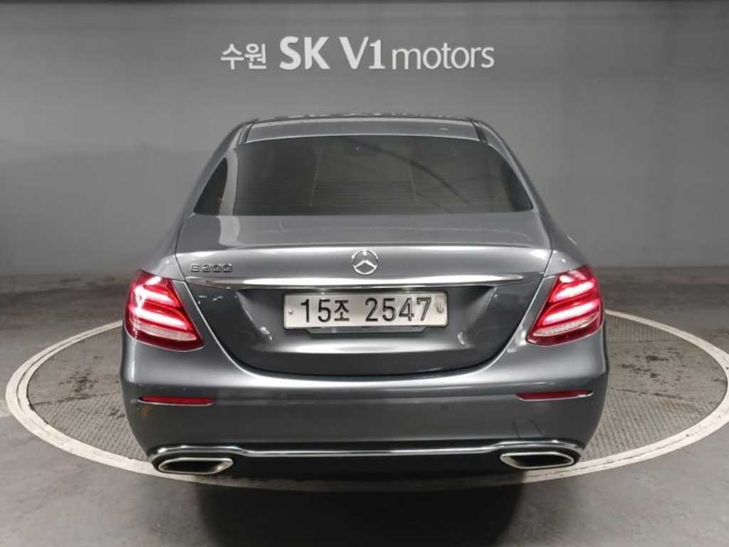 벤츠 E 클래스 E-클래스 W213 E200 아방가르드 이미지 2