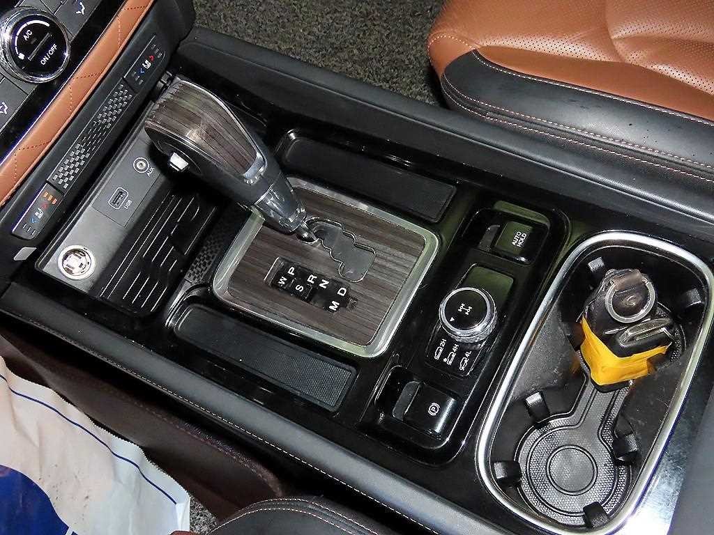 KG모빌리티(쌍용) 렉스턴 G4렉스턴 디젤 2.2 4WD 헤리티지 이미지 12