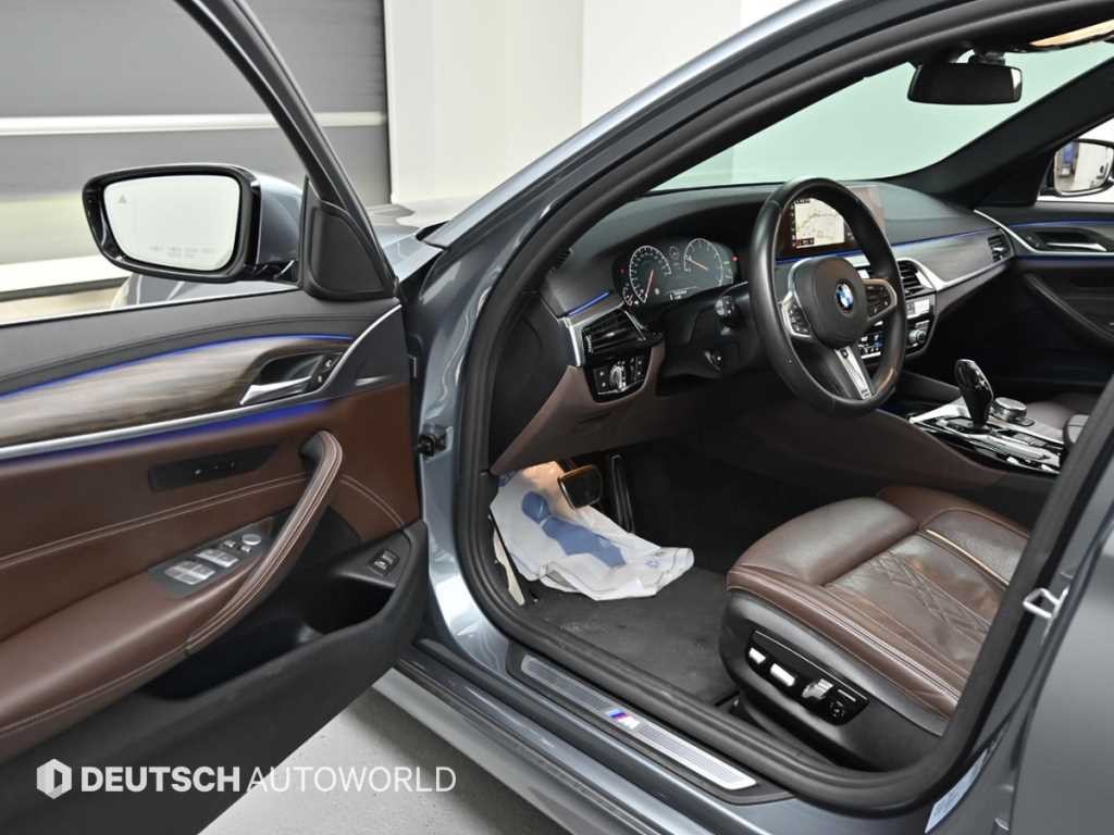 BMW 5시리즈 5시리즈 (G30) 530i xDrive M 스포츠 플러스 이미지 11