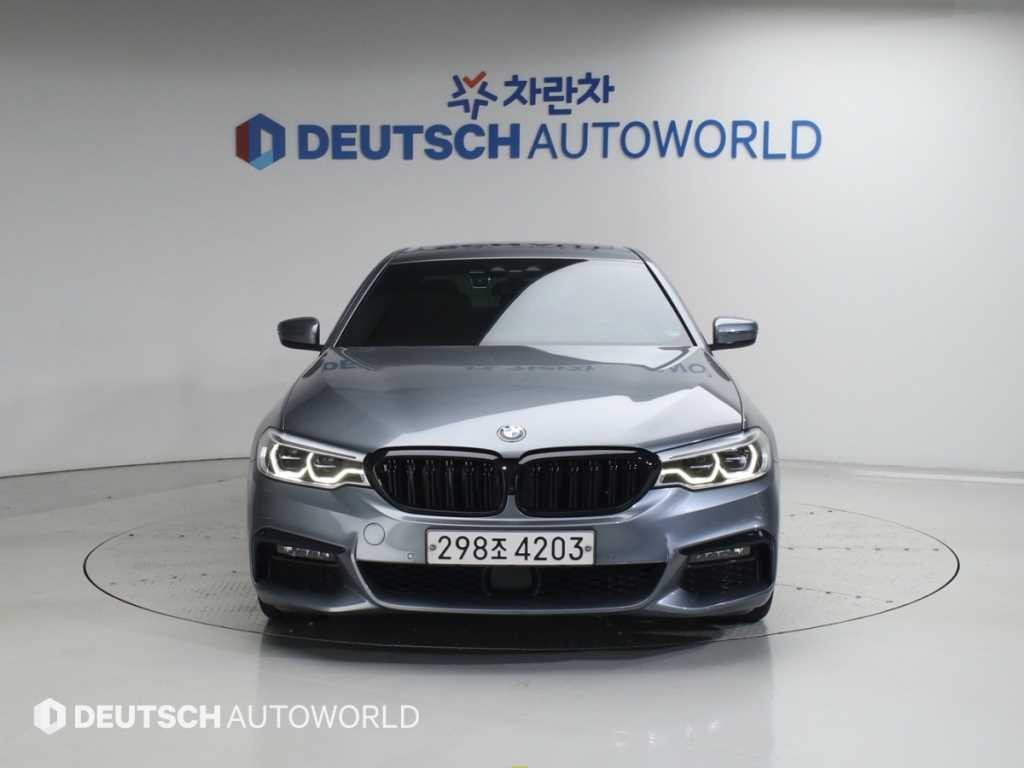 BMW 5시리즈 5시리즈 (G30) 530i xDrive M 스포츠 플러스 이미지 3
