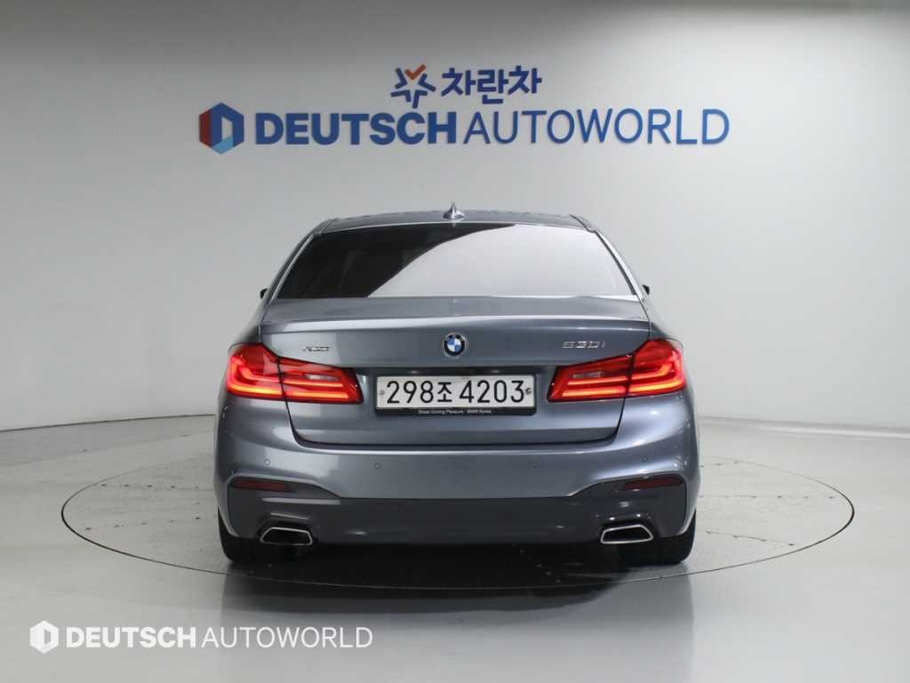 BMW 5시리즈 5시리즈 (G30) 530i xDrive M 스포츠 플러스 이미지 4