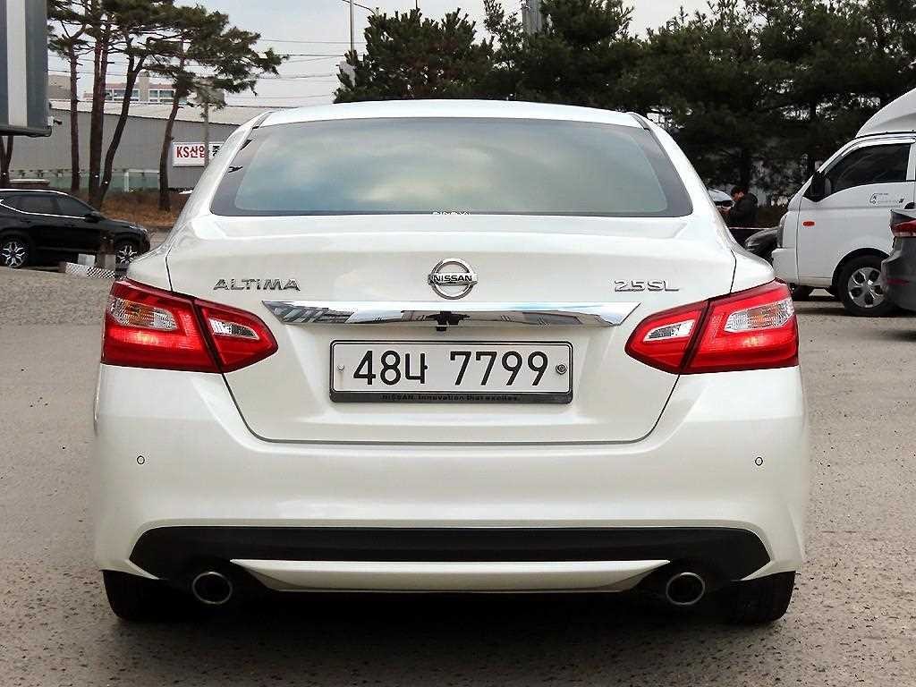 닛산 알티마 2.5 이미지 4