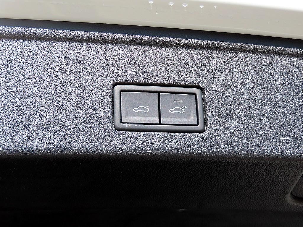 폭스바겐 투아렉 투아렉 3세대 3.0 TDI 프레스티지 이미지 15