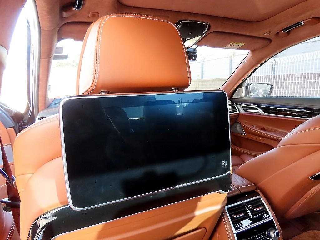 BMW 7시리즈 7시리즈 (G11) M760Li xDrive 이미지 15
