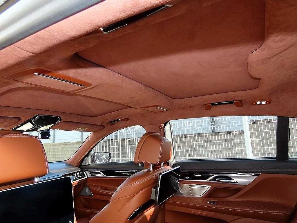 BMW 7시리즈 7시리즈 (G11) M760Li xDrive 이미지 16