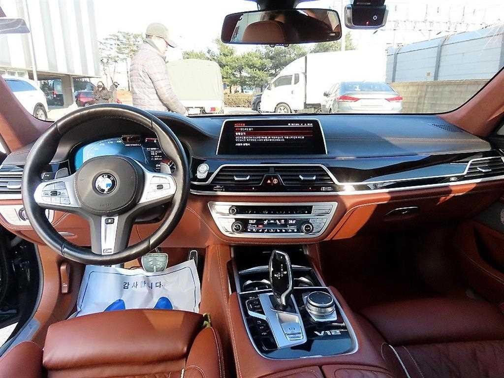 BMW 7시리즈 7시리즈 (G11) M760Li xDrive 이미지 7
