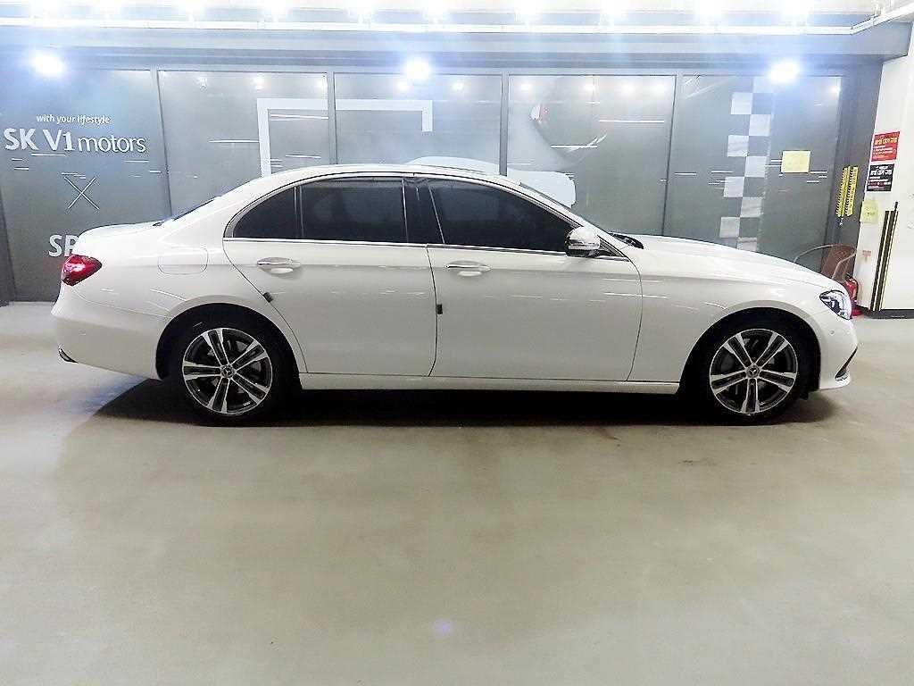 벤츠 E 클래스 E-클래스 W213 E350 4MATIC 아방가르드 이미지 3