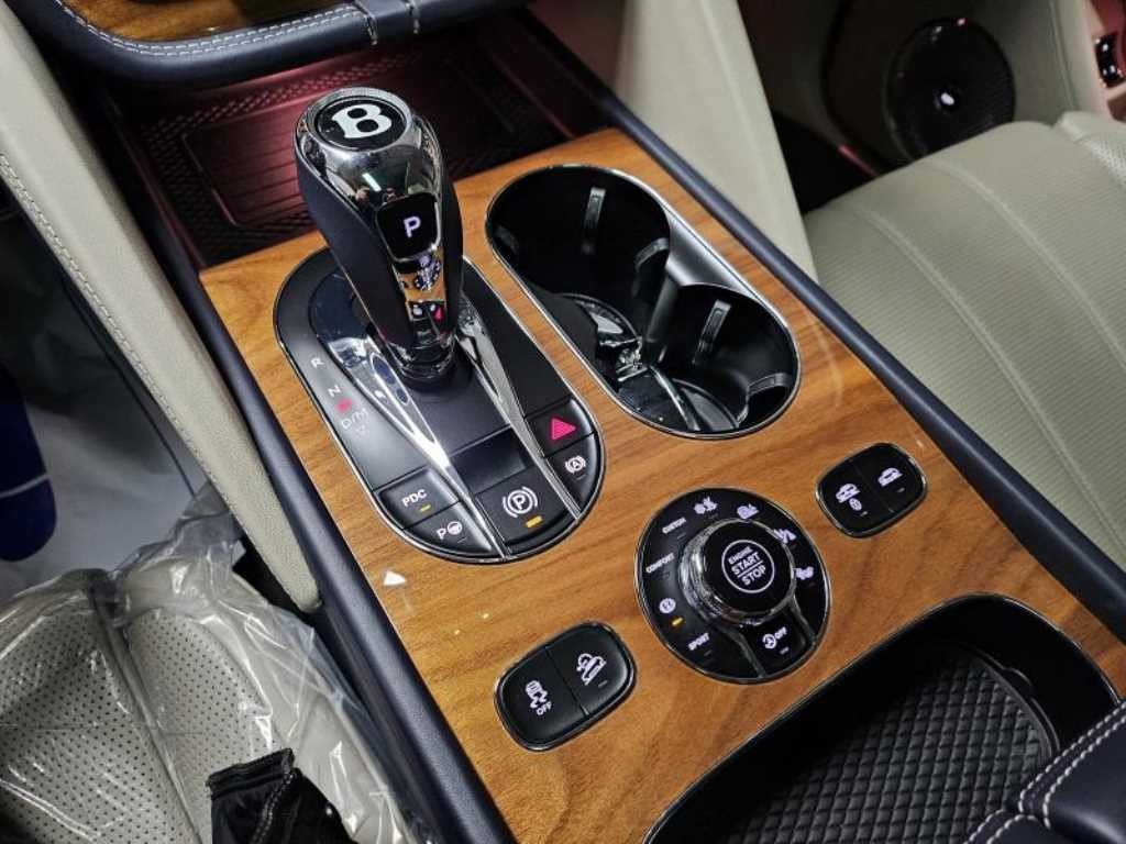 벤틀리 벤테이가 4.0 V8 이미지 13