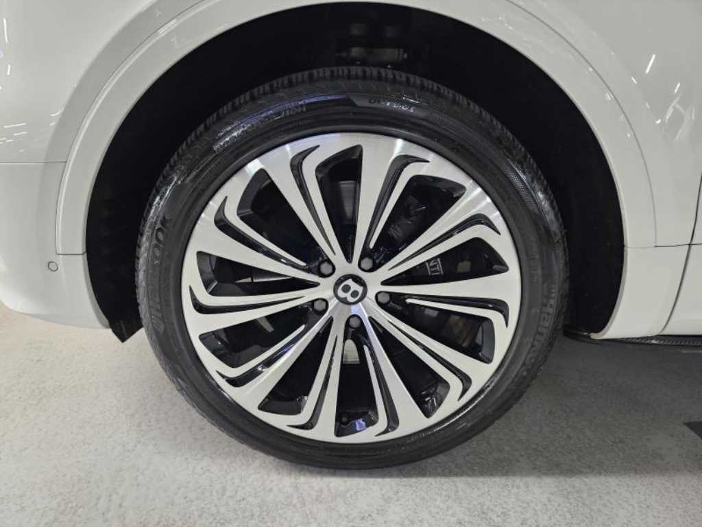 벤틀리 벤테이가 4.0 V8 이미지 18