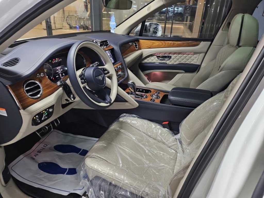 벤틀리 벤테이가 4.0 V8 이미지 5