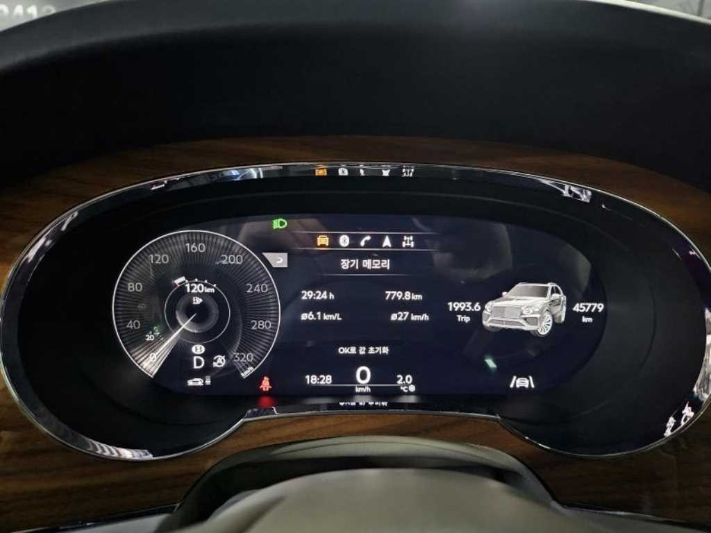 벤틀리 벤테이가 4.0 V8 이미지 9