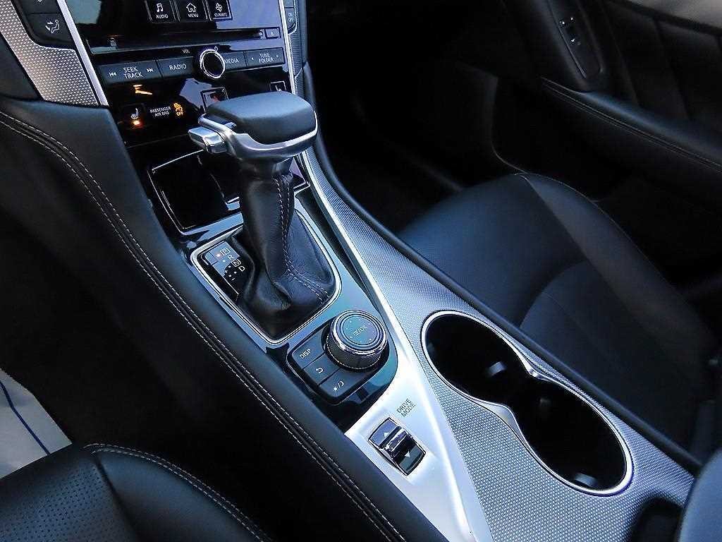 인피니티 Q Q50 2.2D 프리미엄 이미지 10