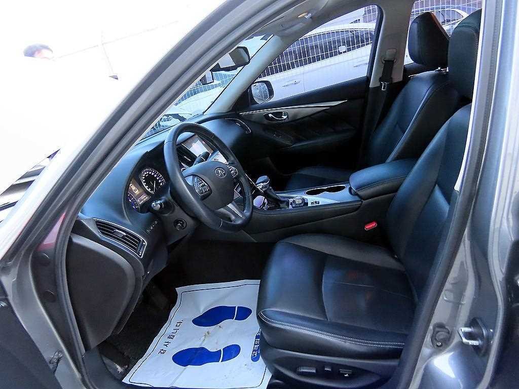 인피니티 Q Q50 2.2D 프리미엄 이미지 5