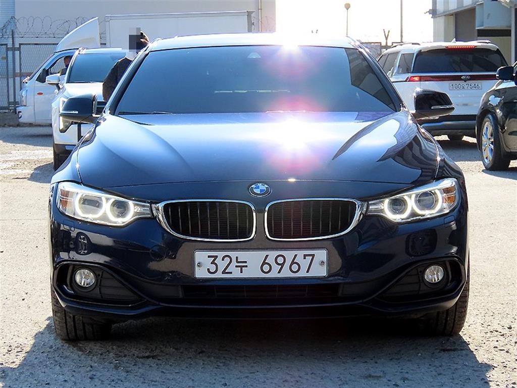 BMW 4시리즈 4시리즈 (F32) 420d xDRIVE 그란쿠페 스포츠 이미지 1