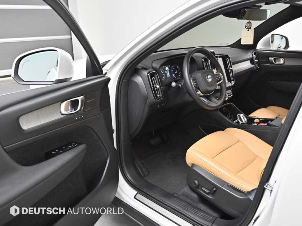 볼보 XC40 B4 AWD 인스크립션 이미지 11