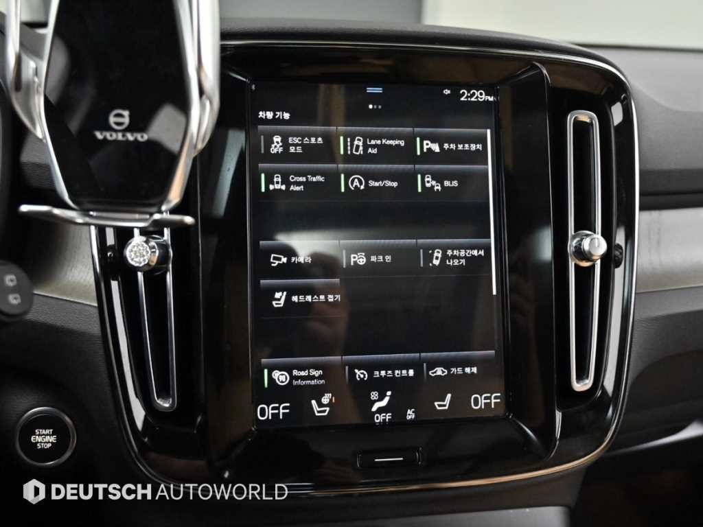 볼보 XC40 B4 AWD 인스크립션 이미지 17