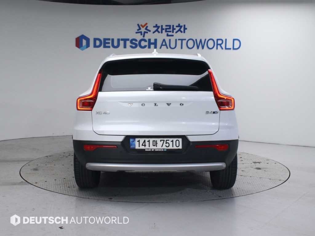 볼보 XC40 B4 AWD 인스크립션 이미지 4