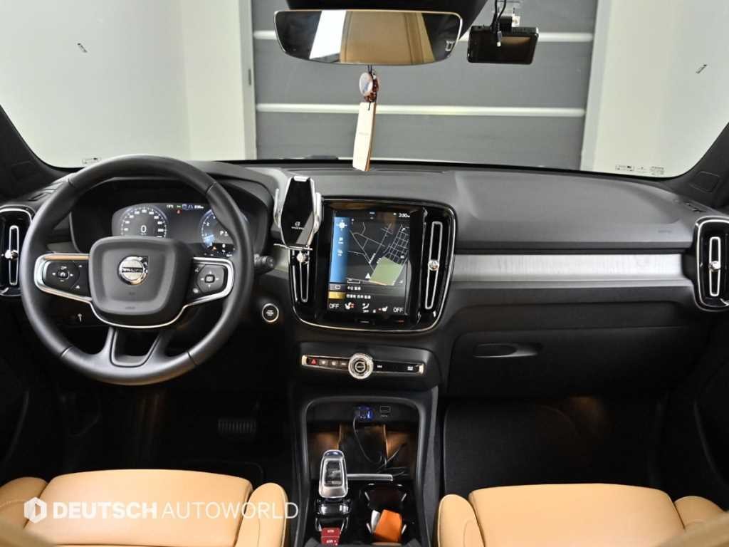 볼보 XC40 B4 AWD 인스크립션 이미지 7