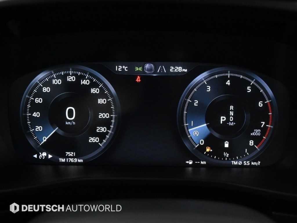 볼보 XC40 B4 AWD 인스크립션 이미지 8