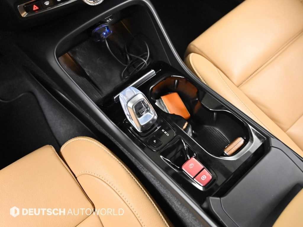 볼보 XC40 B4 AWD 인스크립션 이미지 9